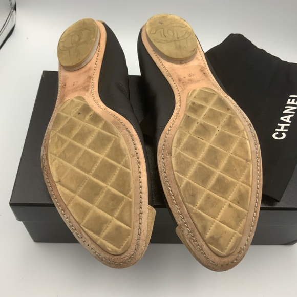 Black and Tan Women's Flats Chanels - Picture 4 of 4